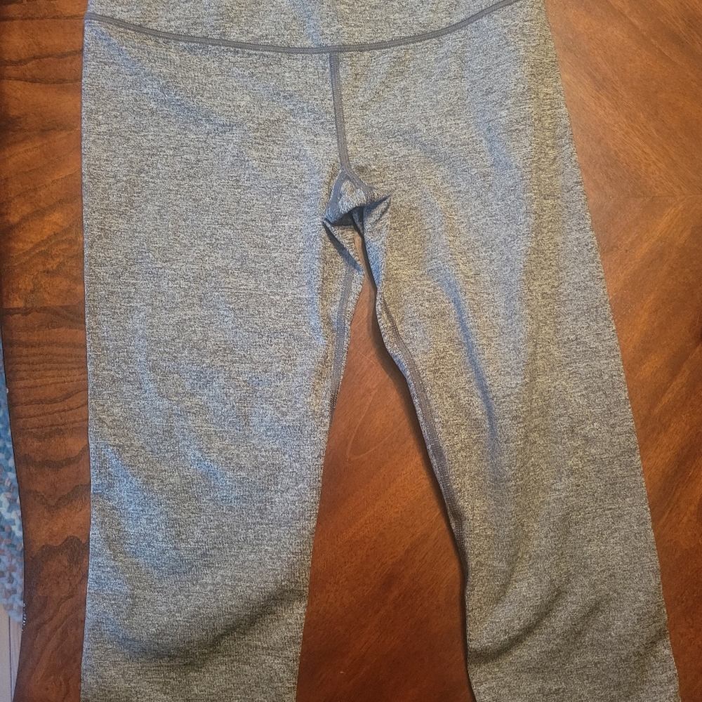 3 pair lot Victoria Secret Capri leggings